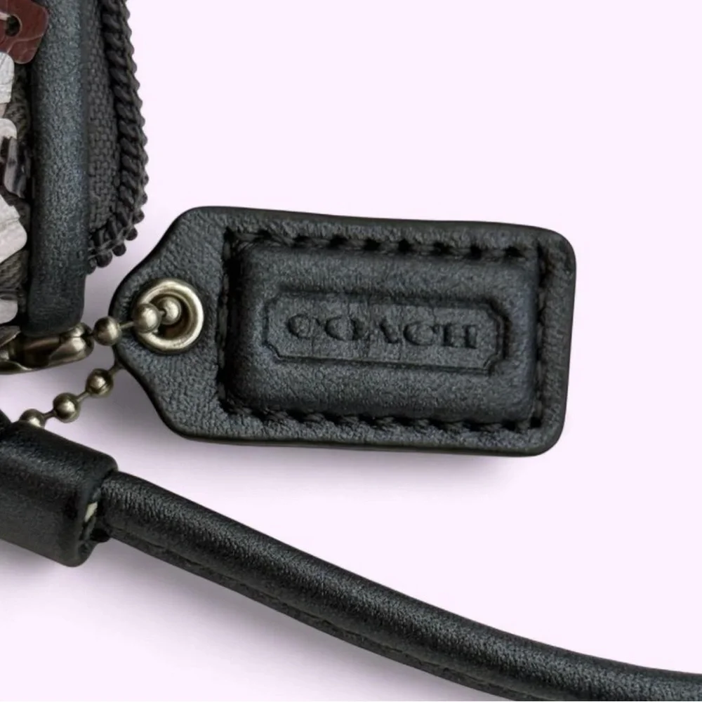 NWOT Coach Madison Sequin Small Wristlet 44389 Silver to Lavender - Picture 3 of 4